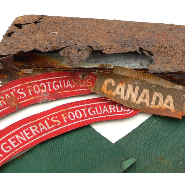 Dug Up Canadian Insignia Set — image 2