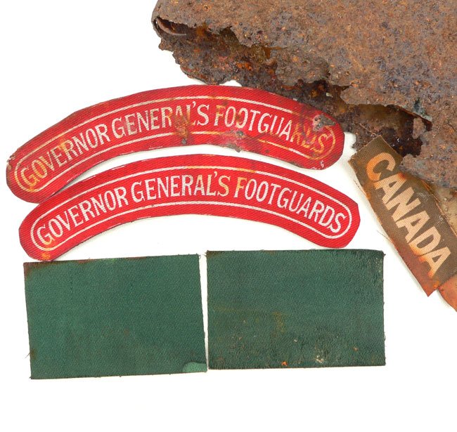 Dug Up Canadian Insignia Set — image 3