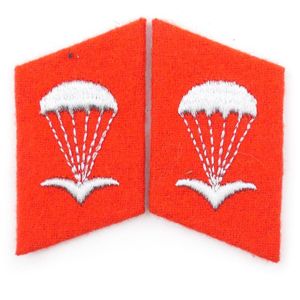 DDR NVA Paratrooper Collar Tabs