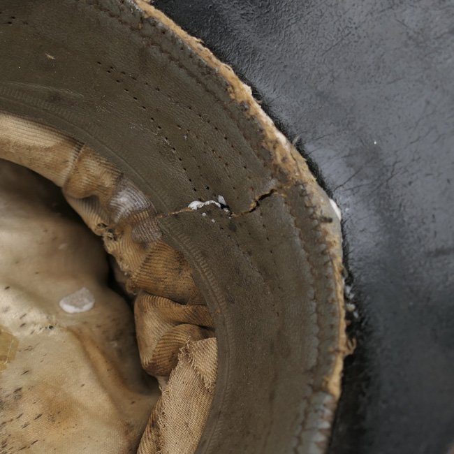 WH (Heer) Medical Officer's 'Crusher' Visor Cap — image 12