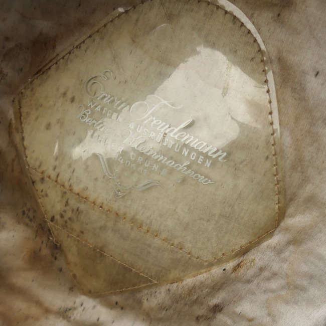 WH (Heer) Medical Officer's 'Crusher' Visor Cap — image 14