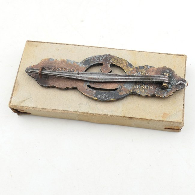 Kriegsmarine U-Boat Front Clasp in Bronze in Box — image 4
