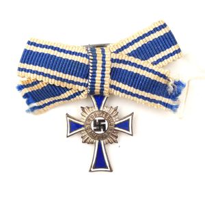 Miniature Mothers Cross in Silver 'L/11'