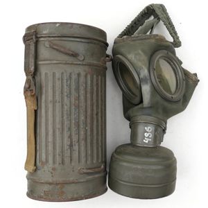 WH (Heer) Gasmask with Canister