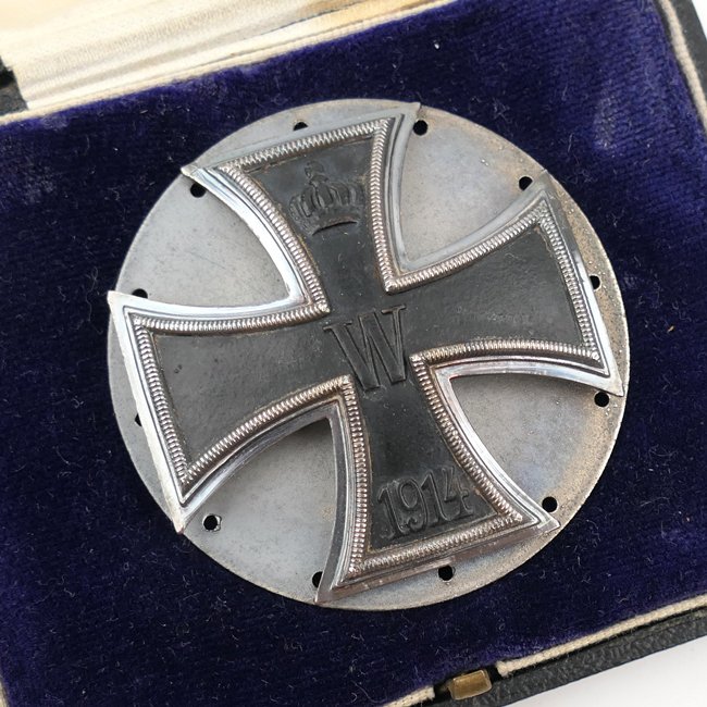 Cased WW1 Iron Cross 1st Class on large Disc — image 3