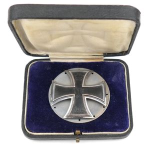 Cased WW1 Iron Cross 1st Class on large Disc