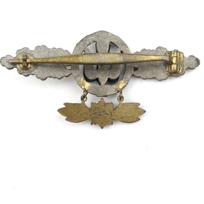 LW 'Frontflugspange für Kampfflieger' in Gold with Pendant — image 4