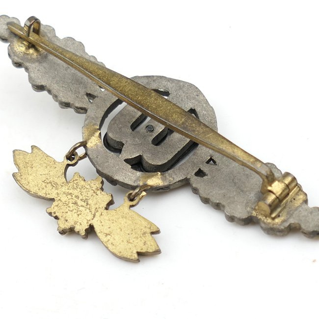 LW 'Frontflugspange für Kampfflieger' in Gold with Pendant — image 5