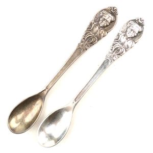 Set of 2 Dutch Spoons 'Nederland helpt Indië ' 1945