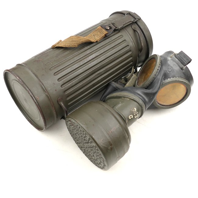 Late war WH (Heer) Gasmask with Canister — image 2