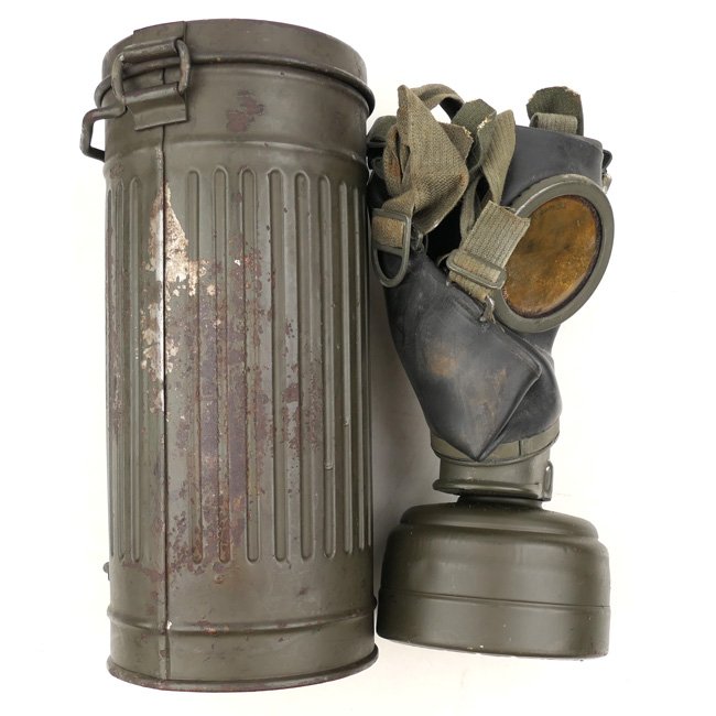 Late war WH (Heer) Gasmask with Canister — image 3