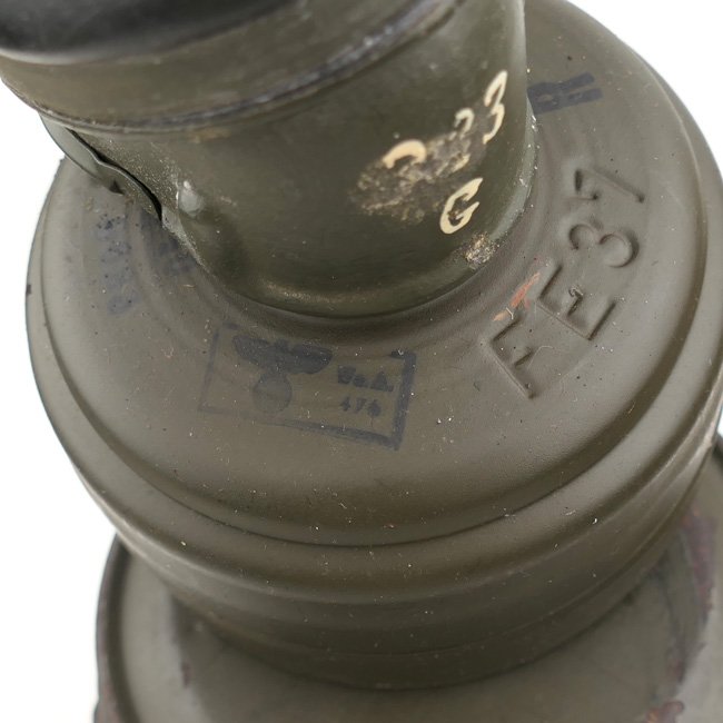 Late war WH (Heer) Gasmask with Canister — image 4