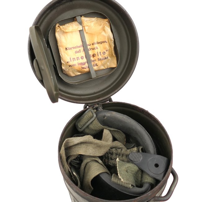 Late war WH (Heer) Gasmask with Canister — image 5