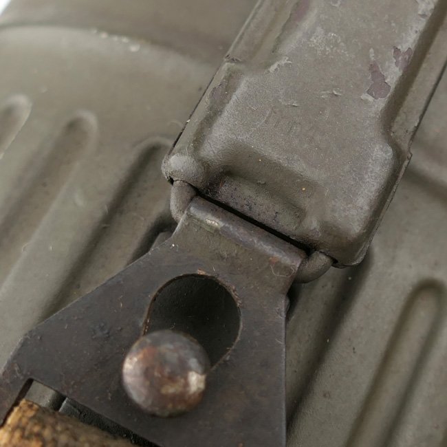 Late war WH (Heer) Gasmask with Canister — image 8