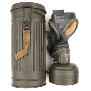 Late war WH (Heer) Gasmask with Canister