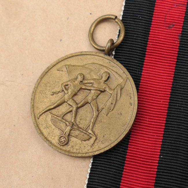 1 October 1938 Medal with Pouch — image 2