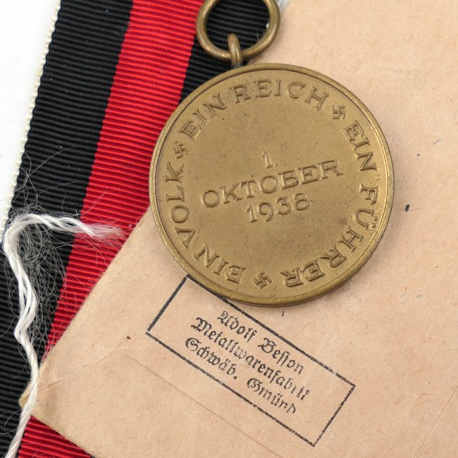 1 October 1938 Medal with Pouch — image 4