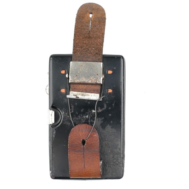 German 'WIF Signal 1136' Flashlight — image 4