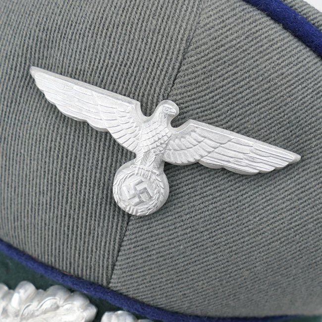 WH (Heer) Medical Officer's Visor Cap to KC Recipient 'Dr.Heinrich Hüls' — image 6