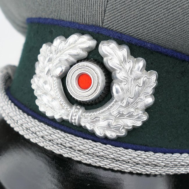 WH (Heer) Medical Officer's Visor Cap to KC Recipient 'Dr.Heinrich Hüls' — image 7