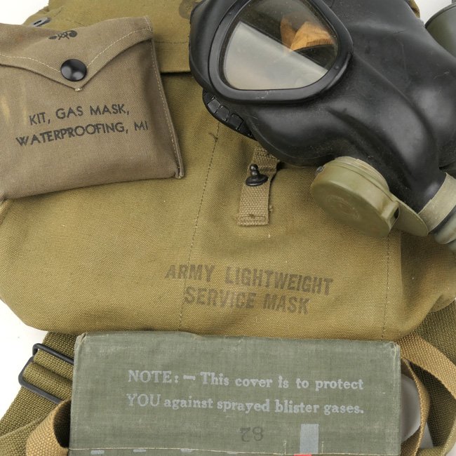 US Lightweight Service Gasmask with Carrying Bag — image 2
