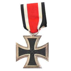 WW2 Iron Cross 2nd Class '27'