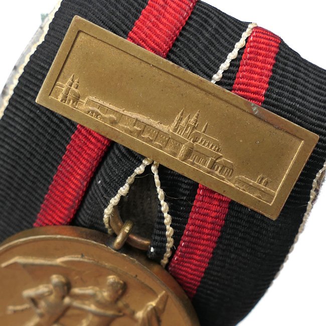 1 October 1938 Medal with 'Prager Burg' — image 3