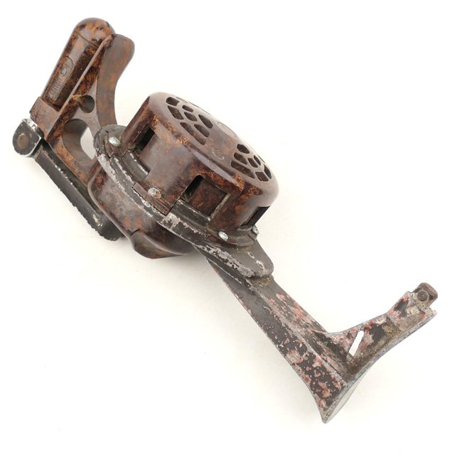 German Hand Held Air Raid Sirene — image 2