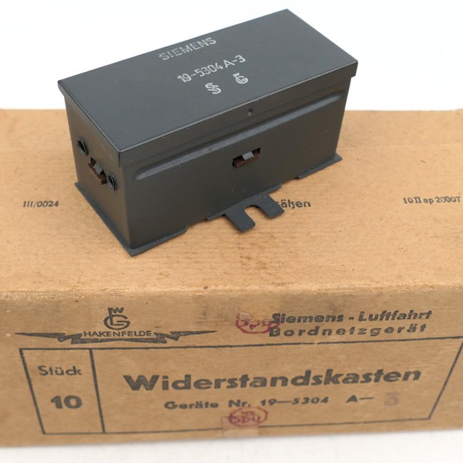 Set of 10 Luftwaffe Relays in Box — image 2