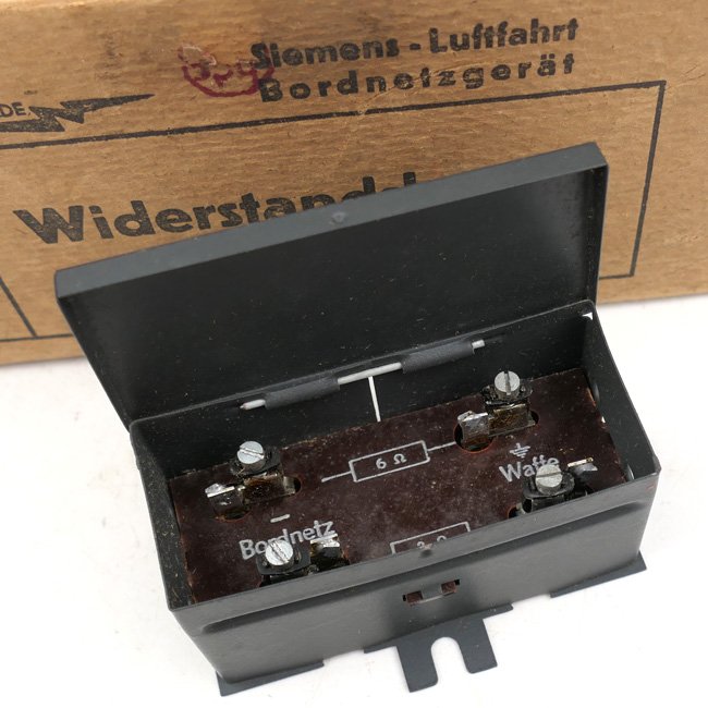 Set of 10 Luftwaffe Relays in Box — image 3