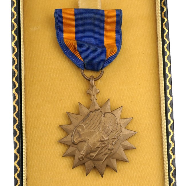 US Air Medal in Box — image 2