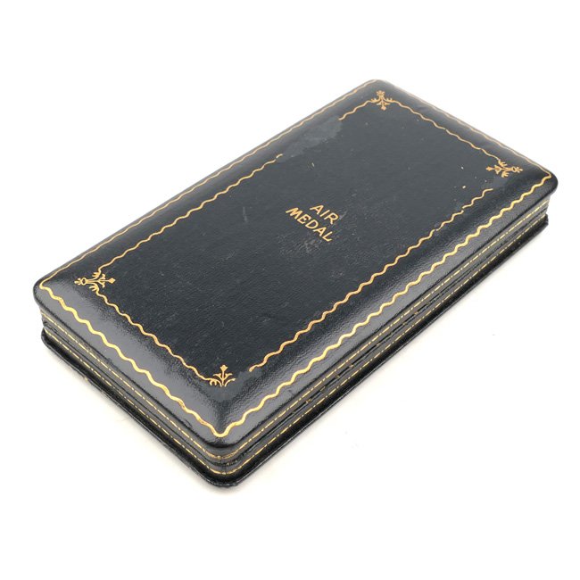 US Air Medal in Box — image 5