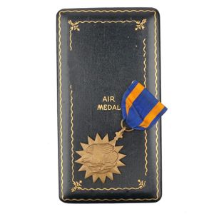 US Air Medal in Box