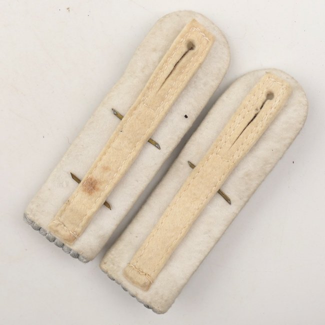 WH (Heer) Infantry Officer's shoulder-boards — image 3