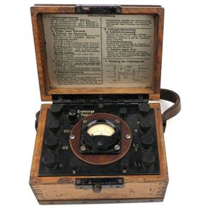 Wehrmacht 'Feldmeßgerät' (Volt-Ohmmeter)
