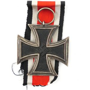WW2 Iron Cross 2nd Class '25'