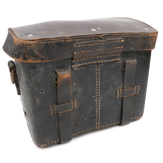 Wehrmacht K-Blink Leather Carrying Pouch — image 4
