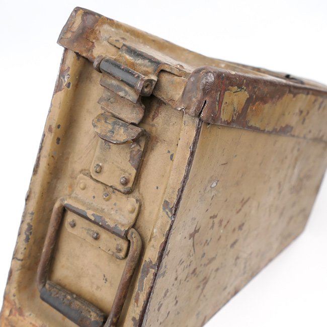 Tan painted MG34/42 'Patronenkasten 34' — image 6