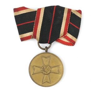 'Kriegsverdienstmedaille' for Women