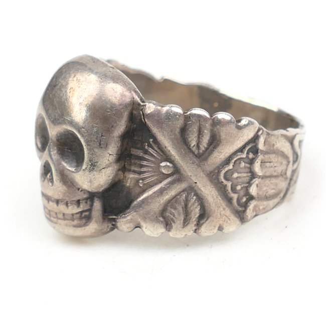 Rare original German 'Totenkopfring' — image 2