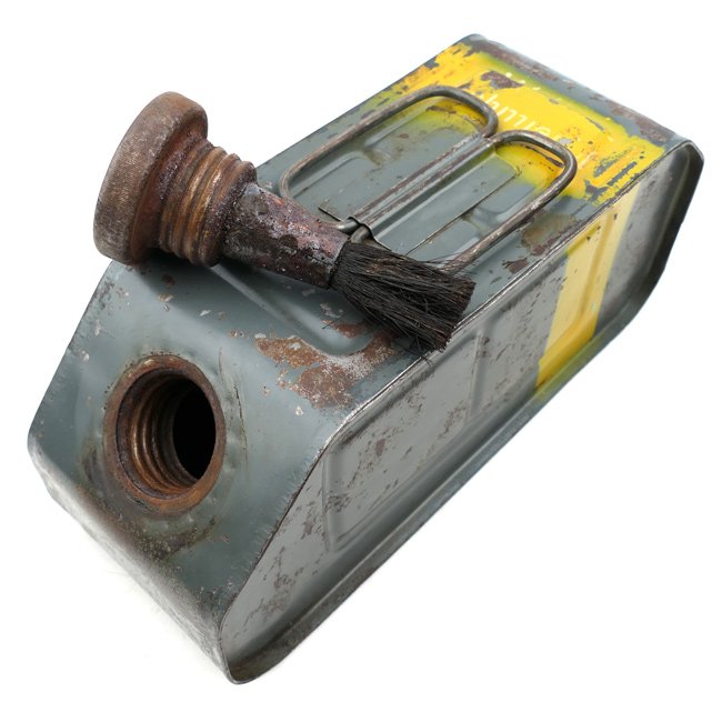 Wehrmacht Metal Oil Can — image 3