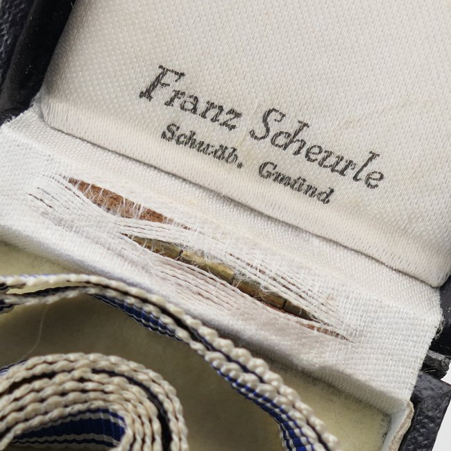 Cased Mother's Cross in Gold — image 4