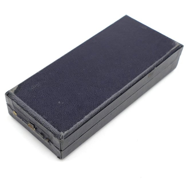 Cased Mother's Cross in Gold — image 6