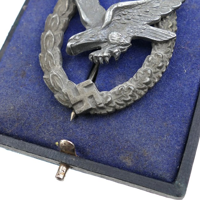 Cased Luftwaffe Air Gunner Badge — image 3