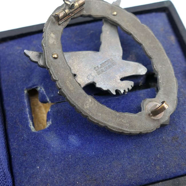 Cased Luftwaffe Air Gunner Badge — image 7