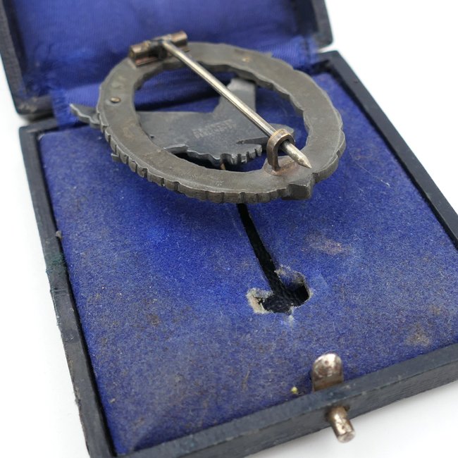 Cased Luftwaffe Air Gunner Badge — image 8