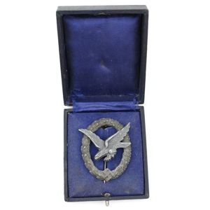 Cased Luftwaffe Air Gunner Badge