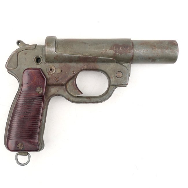 German 'Leuchtpistole 42' — image 6