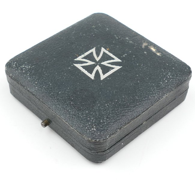 Iron Cross 1st Class 'K&Q' in Green Case — image 6