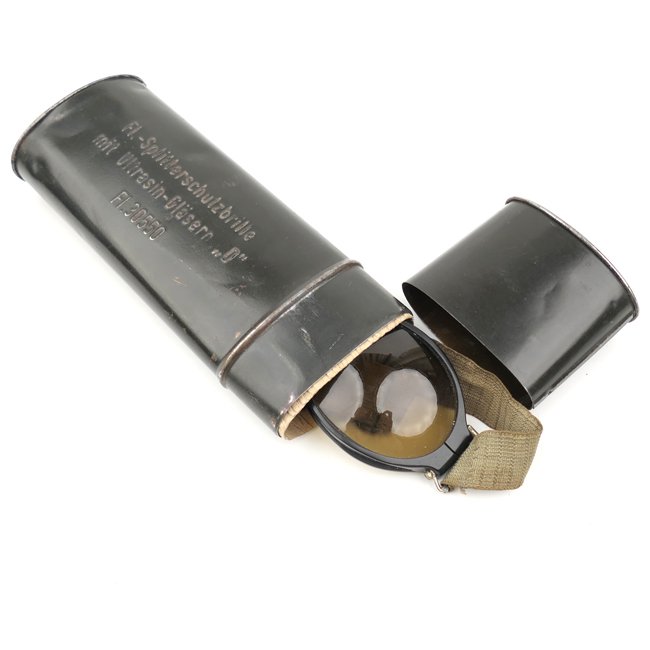 Luftwaffe Splinter Proof Goggles in Case — image 2